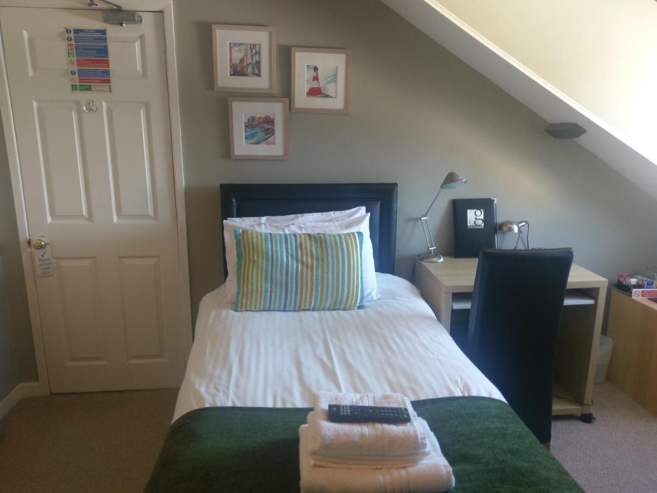 Gallery Guest House Плимът Екстериор снимка
